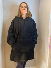 Load image into Gallery viewer, Black Fleecy Hooded Blanket
