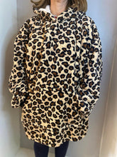 Load image into Gallery viewer, Leopard Print Fleecy Hooded Blanket