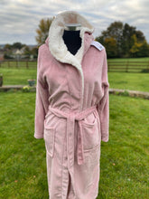 Load image into Gallery viewer, Pink Sherpa Fleece Hooded Dressing Gown
