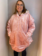 Load image into Gallery viewer, Pink Velvet Fleecy Hooded Blanket