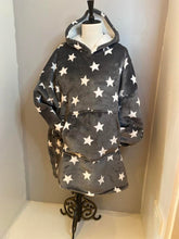 Load image into Gallery viewer, Charcoal with Stars Fleecy Hooded Blanket